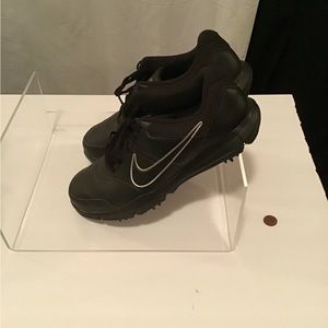Nike Golf shoes. Worn twice. Great condition.